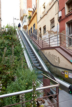 Escaleras Mecánicas Urbanas En Barrio Empinado, Horta, Barcelona, Carmelo
