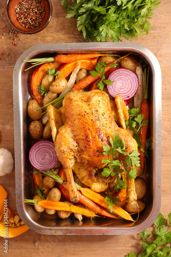 Fotografía chicken cooked with carrot,pumpkin and potato