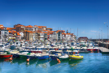 Fototapete - Lekeitio village and port in Basque Country