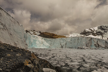 Wall Mural - Pastoruri glacier, Peru.