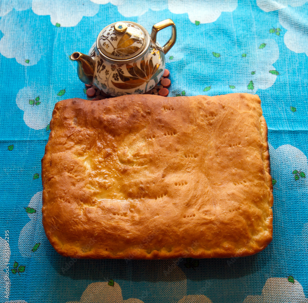 Obraz na płótnie Freshly baked pastry on a towel w salonie