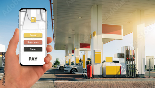 Fotografía Mobile application for contactless payment at a gas station