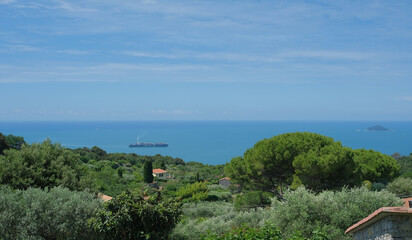 Wall Mural - Panorama della costa del Mar Ligure da Montemarcello, in territorio di Ameglia, La Spezia, Liguria, Italia.