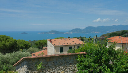 Panorama della costa del Mar Ligure da Montemarcello, in territorio di Ameglia, La Spezia, Liguria, Italia.