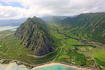 Wall Mural - Kaaawa Valley in Kualoa Ranch - Oahu, Hawaii