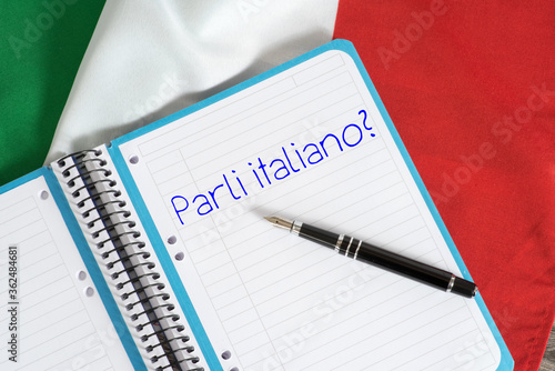 Flagge von Italien und Frage Sprechen Sie Italienisch Fototapet