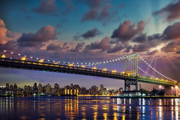 Fototapete - Historic Triborough Bridge from Astoria Queens towards New York City Manhattan after sunset with city lights
