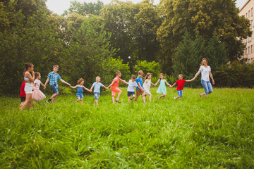 The group of children learn to work together