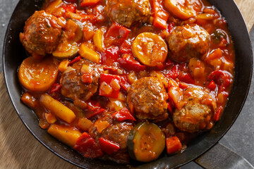 Wall Mural - Meatballs with vegetables served on pan