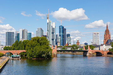 Sticker - Frankfurt am Main, Blick von der Ignatz-Bubis-Brücke. 07.07.2020.