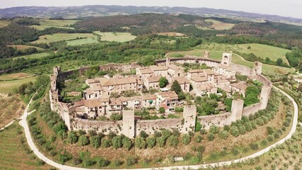 Wall Mural - Beautiful medieval fortress in Tuscany, Monteriggioni Siena