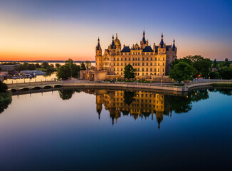 Wall Mural - Schwerin Castle, for centuries it was the home of the dukes and grand dukes of Mecklenburg and later Mecklenburg-Schwerin.