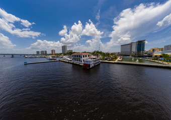 Fototapete - Fort Myers waterfront scene circa 2020