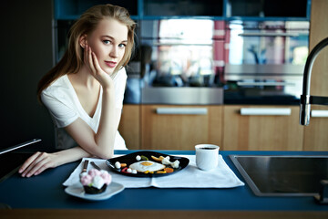 Canvas Print - breakfast for one