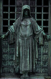 Fototapeta Paryż - escultura puerta cementerio