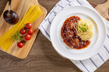 Wall Mural - Spaghetti pasta with meatballs and tomato sauce