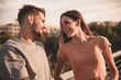© Raffaele Conti RC88 - Foto di una giovane coppia di fidanzati che si scambiano sguardi di amore e complicità al tramonto