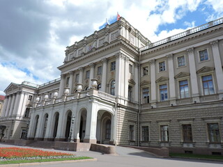 Wall Mural - View of palace in Saint-Petersburg