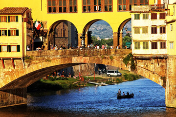 Wall Mural - Ponte Vecchio over Arno river in Florence, Italy