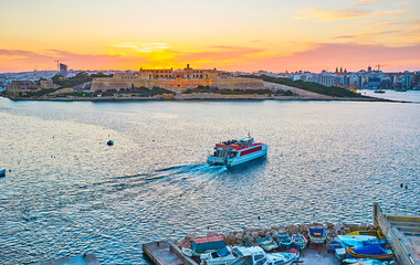 Wall Mural - The Manoel Port on sunset, Valletta, Malta