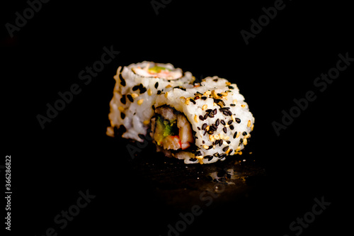 Cuadros en Lienzo California rolls crevette avocat - Photo de sushis, makis, california, chirashis