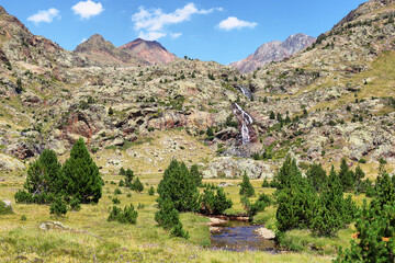 Wall Mural - Towards Pica d'Estats, top of Catalonia, Pyrenees