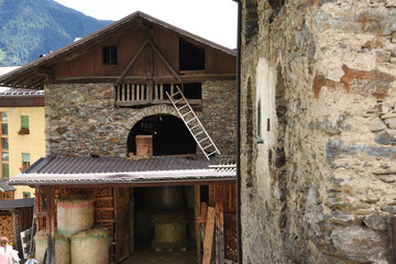 Wall Mural - maso casa vecchia fienile baita chalet 