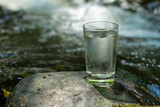 Fototapeta Łazienka - fresh water in glass