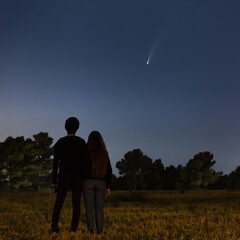 Wall Mural - Young Couple looking at Comet Neowise