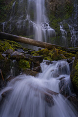 Canvas Print - Waterfall in Oregon at Proxy Falls