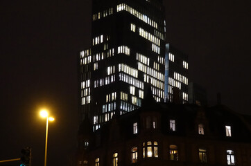 Canvas Print - Hochhaus in Frankfurt,abends