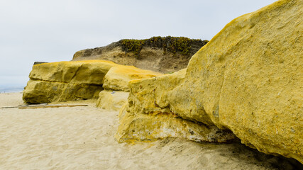 Wall Mural - Rock Formation in Beautiful California Coast - Pomponio State Beach,San Mateo County, CA 