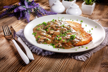 Poster - Crispy potato pancakes with mushroom sauce