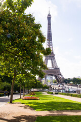 eiffel tower in paris