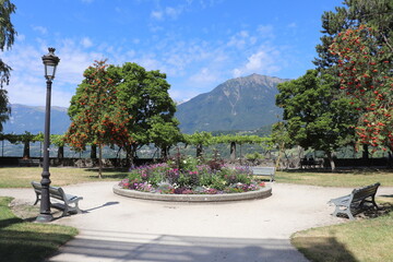 Le jardin de la tour sarrazine à Conflans, cité médiévale d'Albertville, ville d'Albertville, département Savoie, France