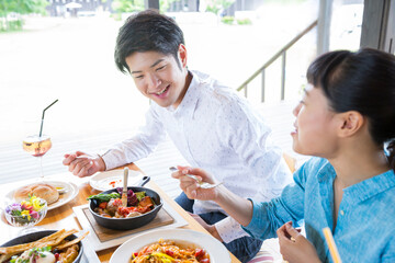 Canvas Print - 食事をする男女