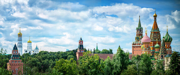 Wall Mural - Panoramic view of Moscow Kremlin and St Basil's Cathedral, Russia. Moscow. The Red Square., Spasskaya Tower symbol of Moscow and Russia.