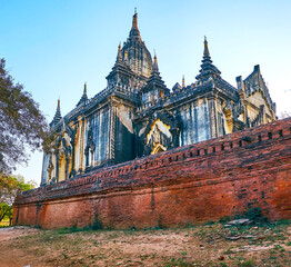 Canvas Print - The walls of Shwegu Gyi Phaya Pagoda in Bagan, Myanmar