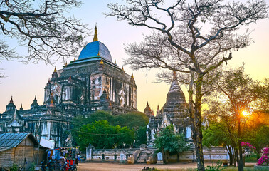 Wall Mural - Thatbyinnyu temple at dusk, Myanmar