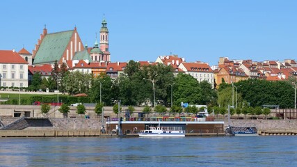 Canvas Print - City of Warsaw in Poland, zoom out from Old Town to Vistula river