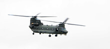 Boeing CH-47 Chinook, Military Helicopter 