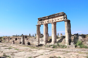 Wall Mural - Columns on Frontinus street, Hierapolis, Pamukkale, Turkey