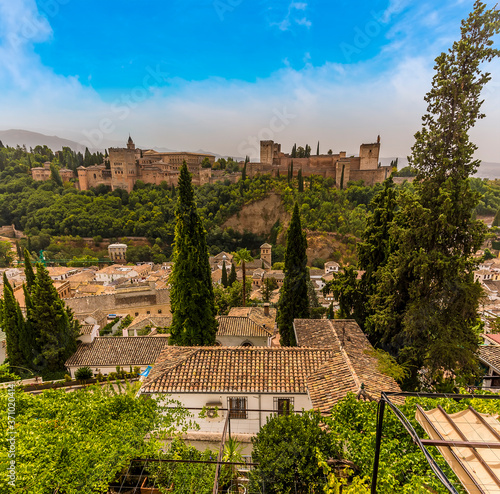 Cuadros en Lienzo A view from the Albaicin district towards the Alhambra Palace in the distance in