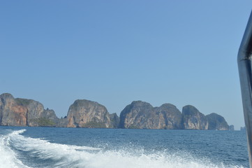 phi phi island blue sea  green sea blue sky