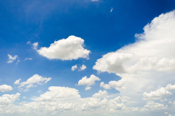 beautiful blue sky and white fluffy cloud horizon outdoor for background.