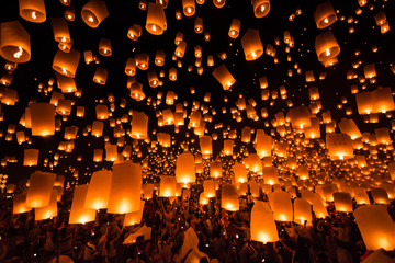 yee peng Lanna and loy krathong festivals