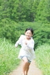 © Paylessimages - 走る女の子