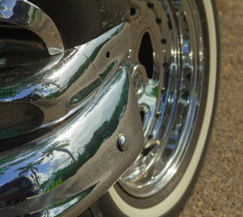 Canvas Print - Closeup shot of a mirror wheel