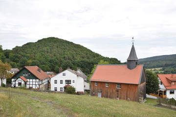 Canvas Print - Nordhessisches Bergdorf Bergfreiheit