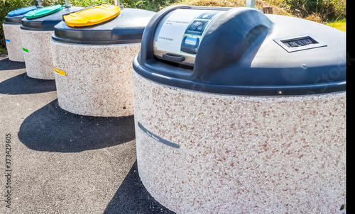 Photographie Poubelles publiques pour le tri sélectif